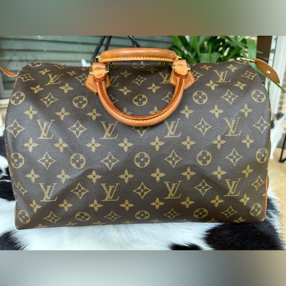 Louis. Vuitton Speedy 35